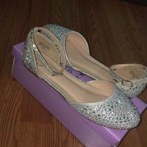 Sliver diamond flats💎